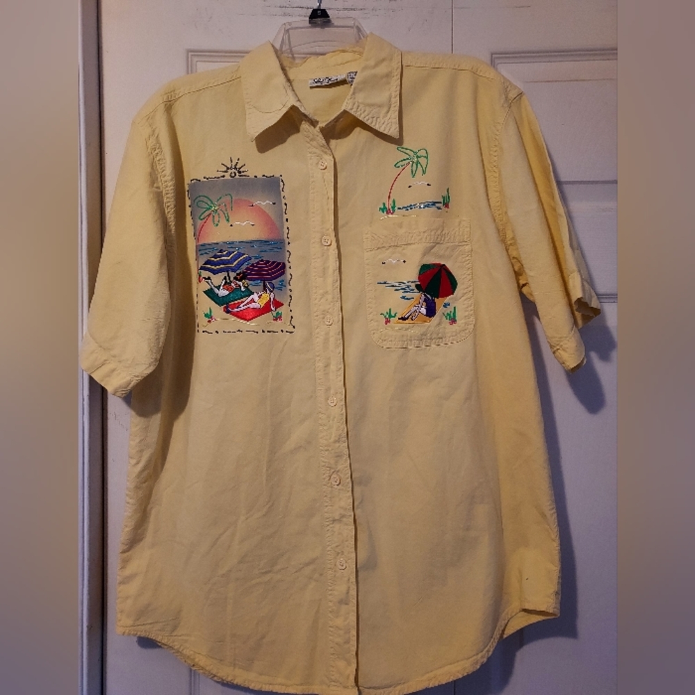 Get Lucky USA Womens M Butter Yellow Short Sleeve Button Embroidery Bling Paint
